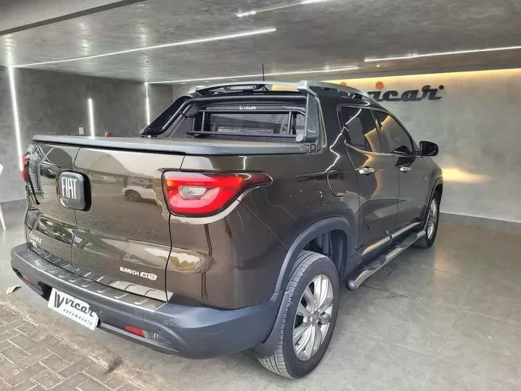 Fiat Toro Marrom 3