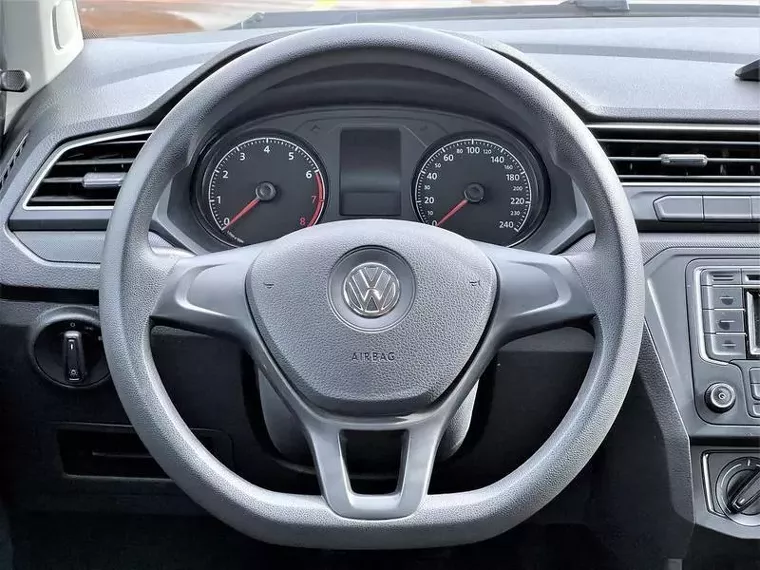 Volkswagen Voyage Prata 4