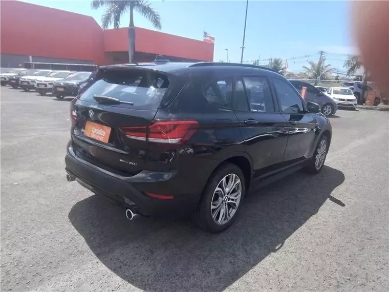 BMW X1 Preto 10