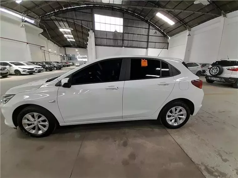 Chevrolet Onix Branco 2