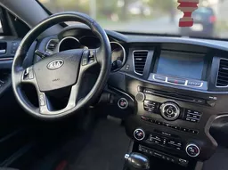 KIA Cadenza