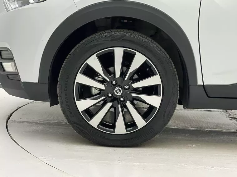 Nissan Kicks Prata 9