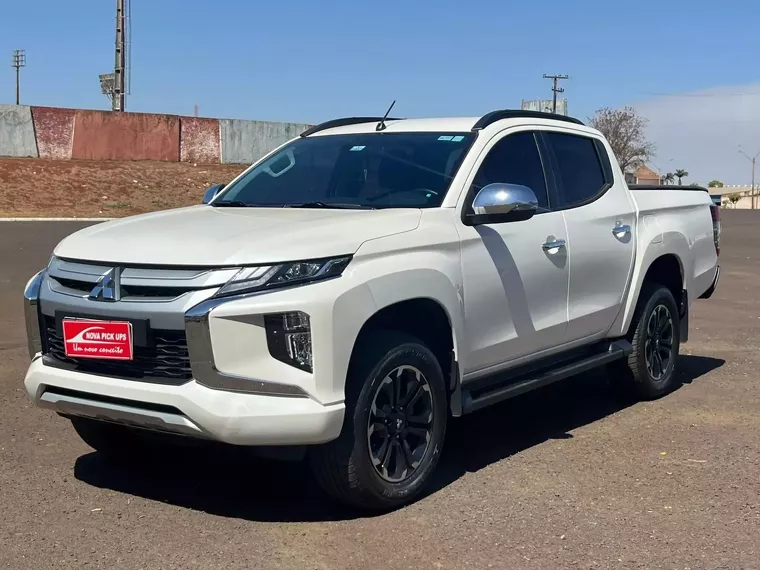 Mitsubishi L200 Triton Branco 3