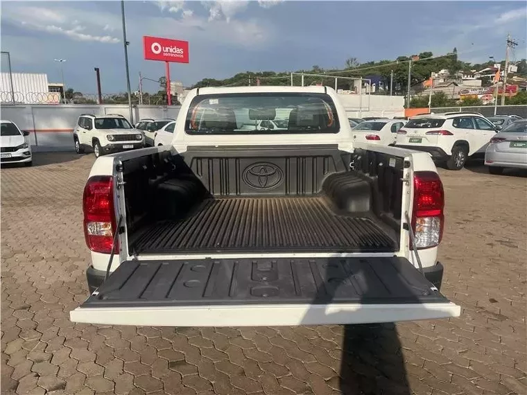 Toyota Hilux Branco 5