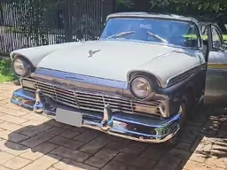 Ford Fairlane