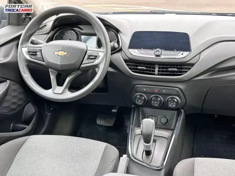 Chevrolet Onix Prata 4