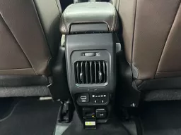 Jeep Commander