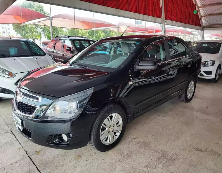 Chevrolet Cobalt Preto 4