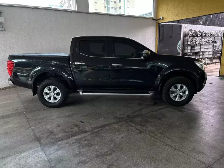 Nissan Frontier Preto 6