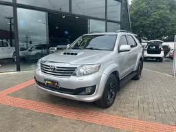 Toyota Hilux SW4