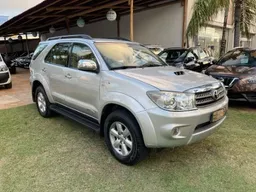 Hilux SW4