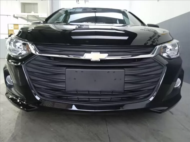 Chevrolet Onix Preto 8