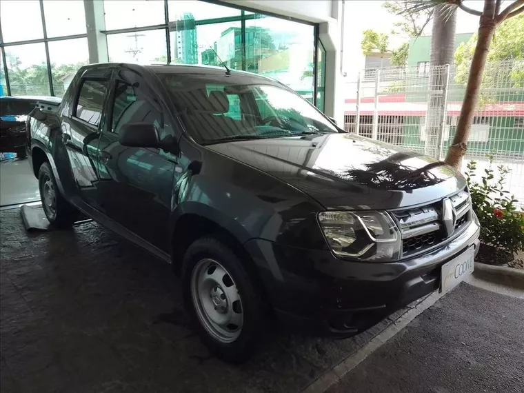 Renault Duster Oroch Preto 9