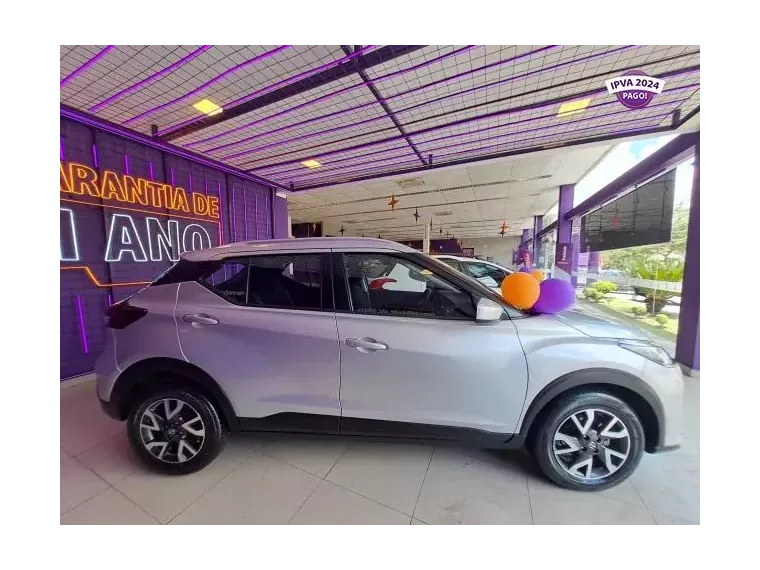 Nissan Kicks Prata 3