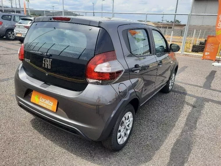 Fiat Mobi Cinza 5