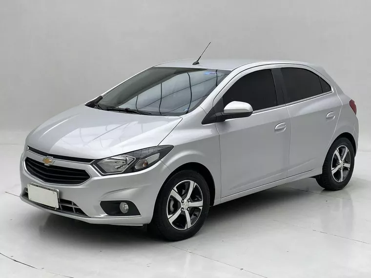 Chevrolet Onix Prata 6