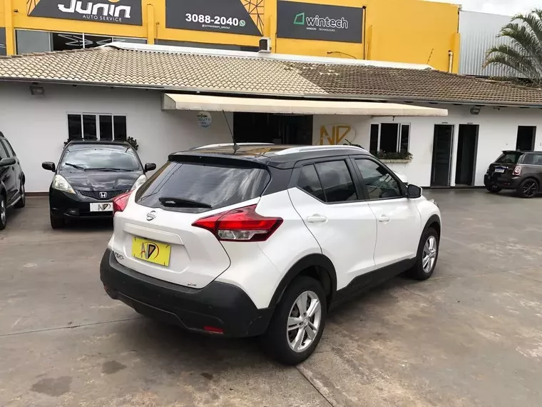 Nissan Kicks Branco 6