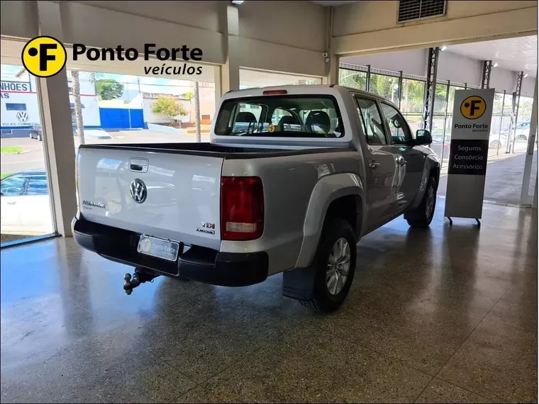 Volkswagen Amarok Prata 13