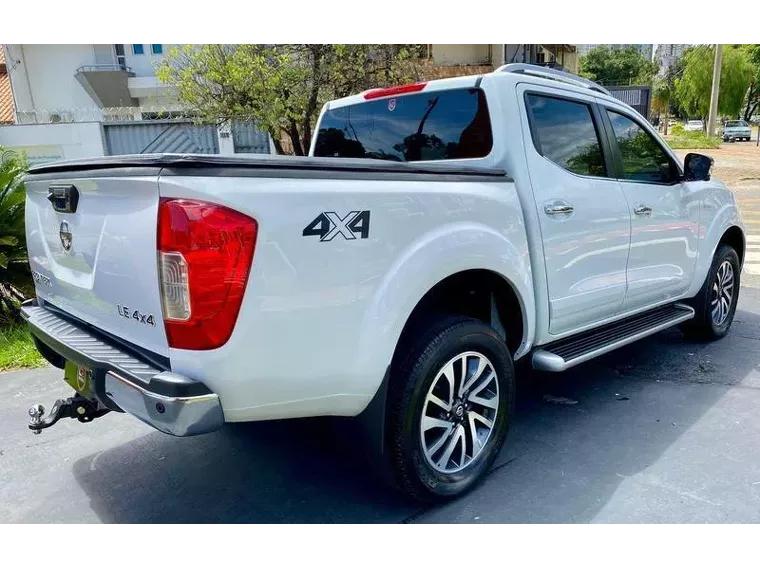 Nissan Frontier Branco 5