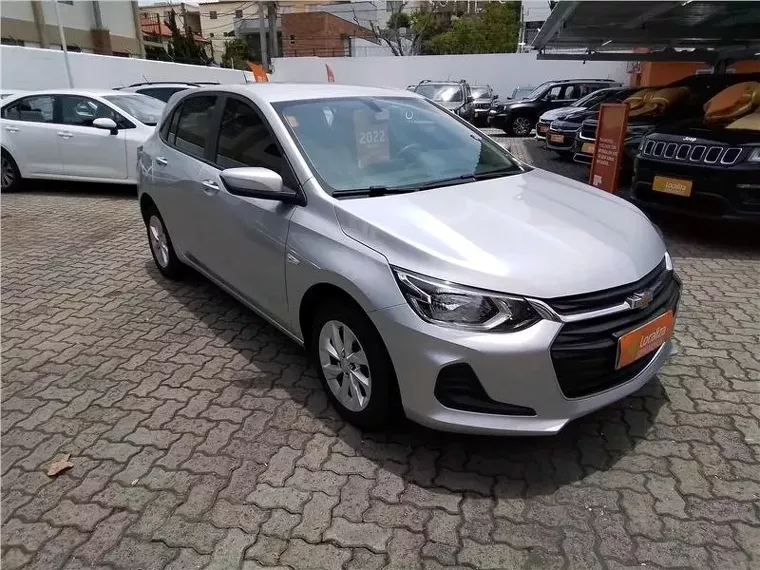 Chevrolet Onix Prata 3