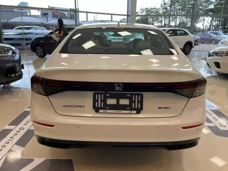 Honda Accord Branco 6