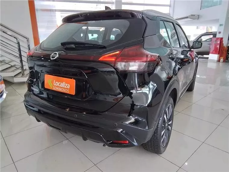 Nissan Kicks Preto 3