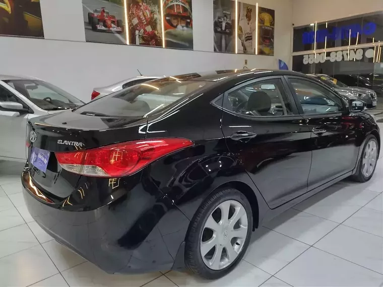 Hyundai Elantra Preto 4