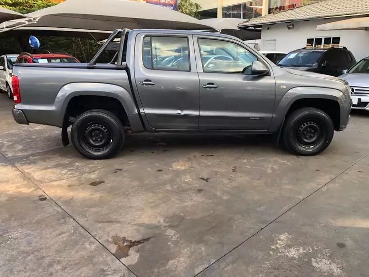 Volkswagen Amarok Prata 11