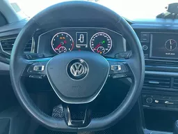 Volkswagen Polo Sedan