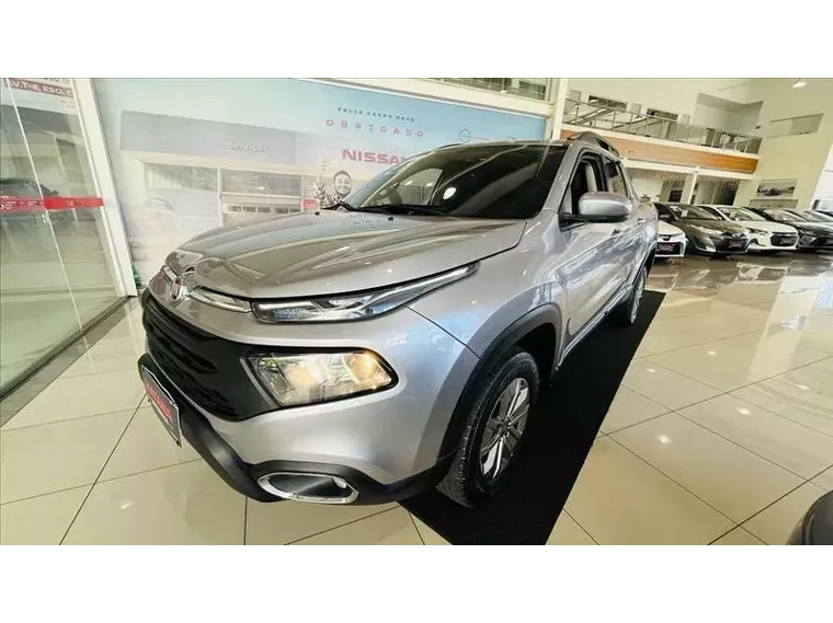 Fiat Toro Prata 17