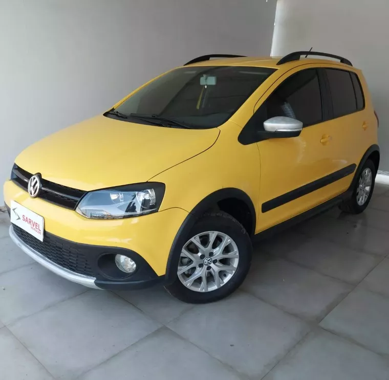 Volkswagen Fox Amarelo 1