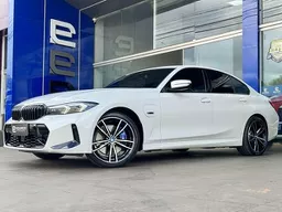 BMW 330e