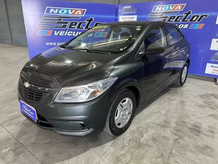 Chevrolet Onix Cinza 8