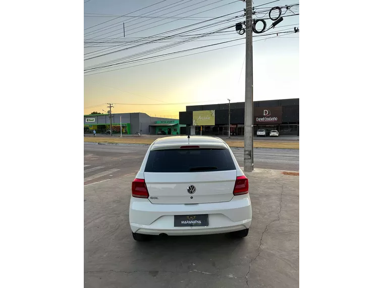 Volkswagen Gol Branco 6