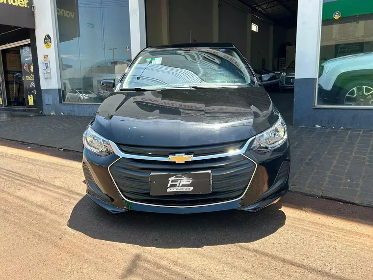 Chevrolet Onix Preto 6