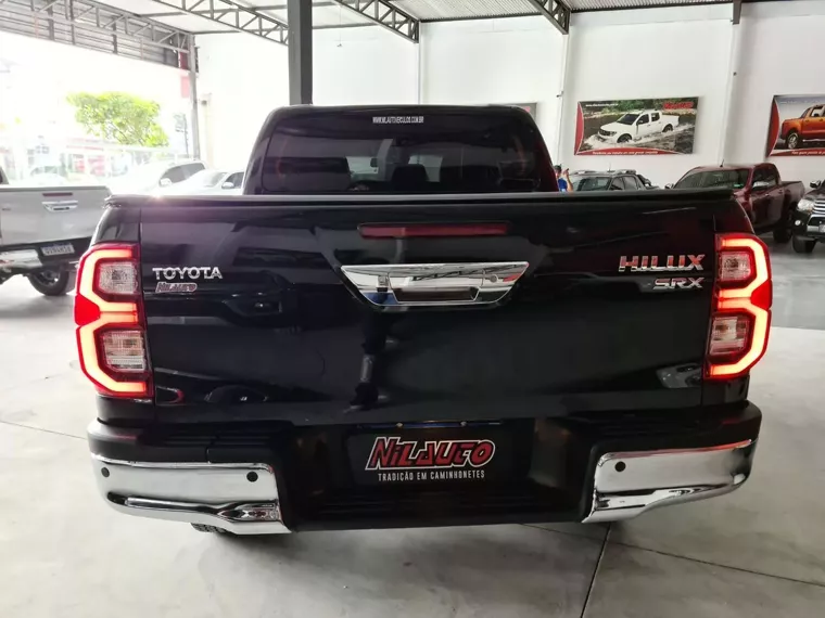 Toyota Hilux Preto 5