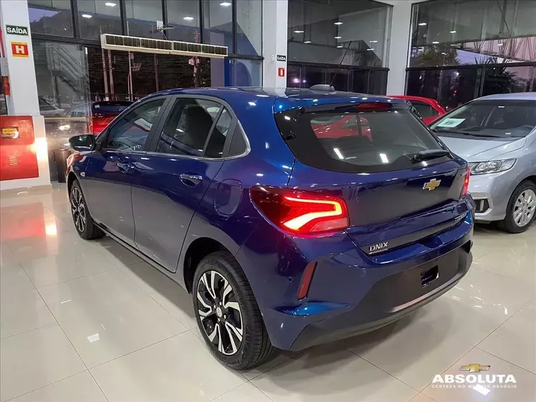 Chevrolet Onix Azul 5