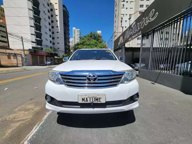 Toyota Hilux SW4 Branco 11