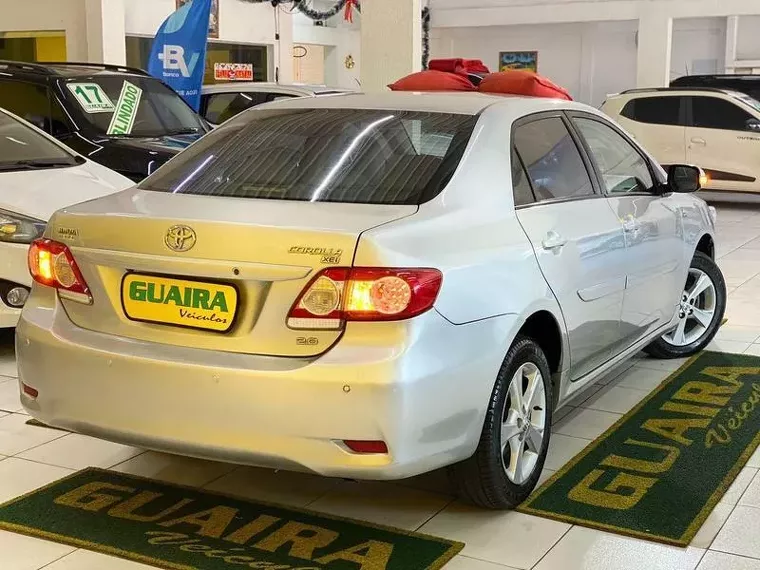 Toyota Corolla Prata 13