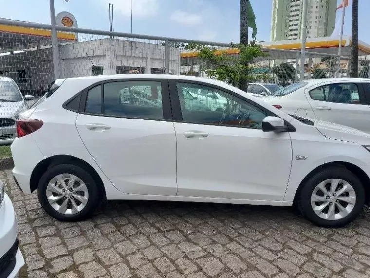 Chevrolet Onix Branco 12