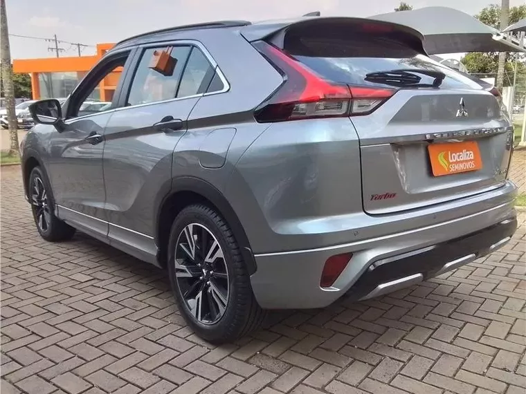 Mitsubishi Eclipse Cross Prata 2