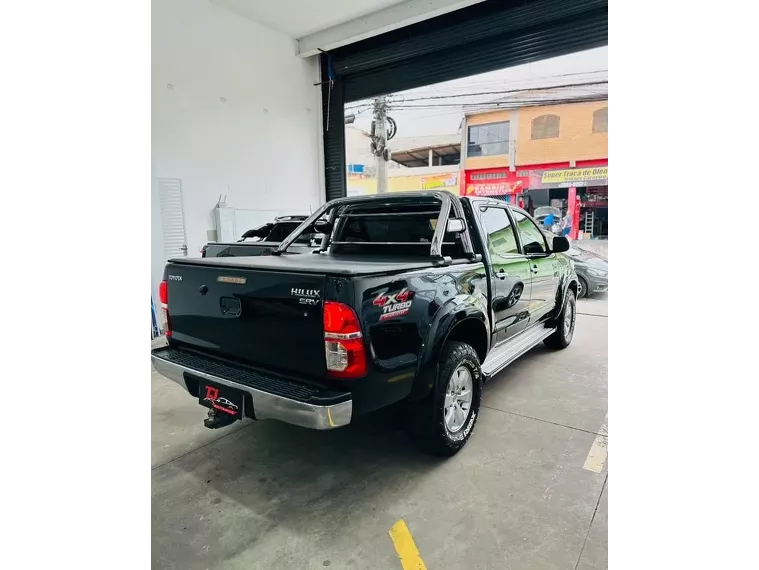 Toyota Hilux Preto 6