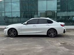 BMW 330e