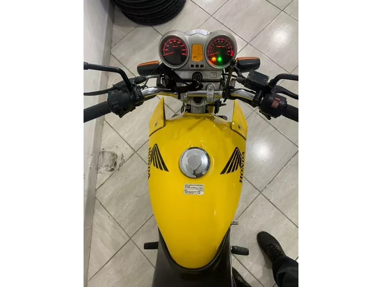 Honda CB Twister Amarelo 3