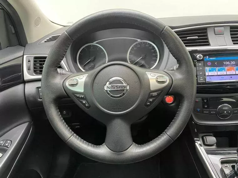 Nissan Sentra Preto 16