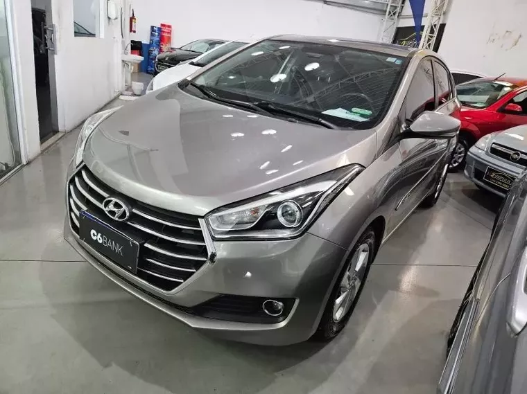 Hyundai HB20S Prata 1