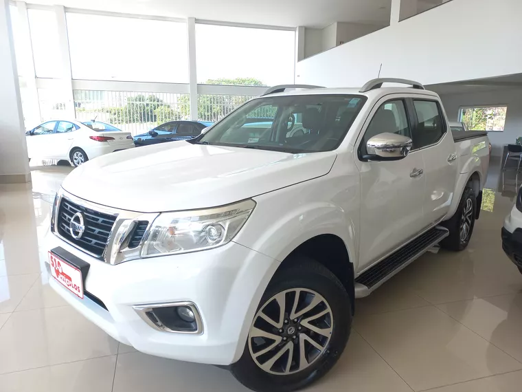 Nissan Frontier Branco 4