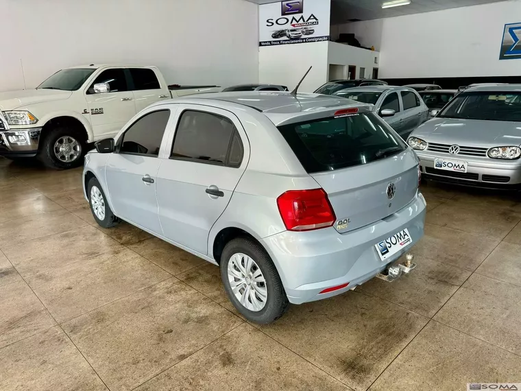 Volkswagen Gol Prata 6