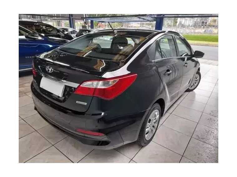 Hyundai HB20S Preto 2