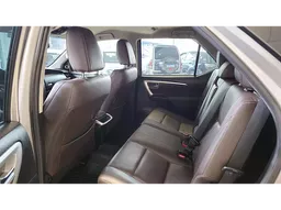 Toyota Hilux SW4